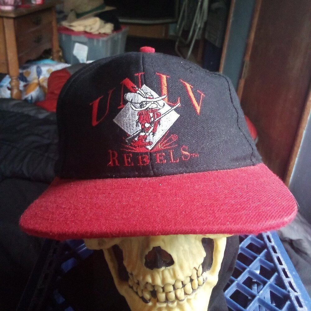 Vintage Signature UNLV Runnin' Rebels Snap Hat Cap